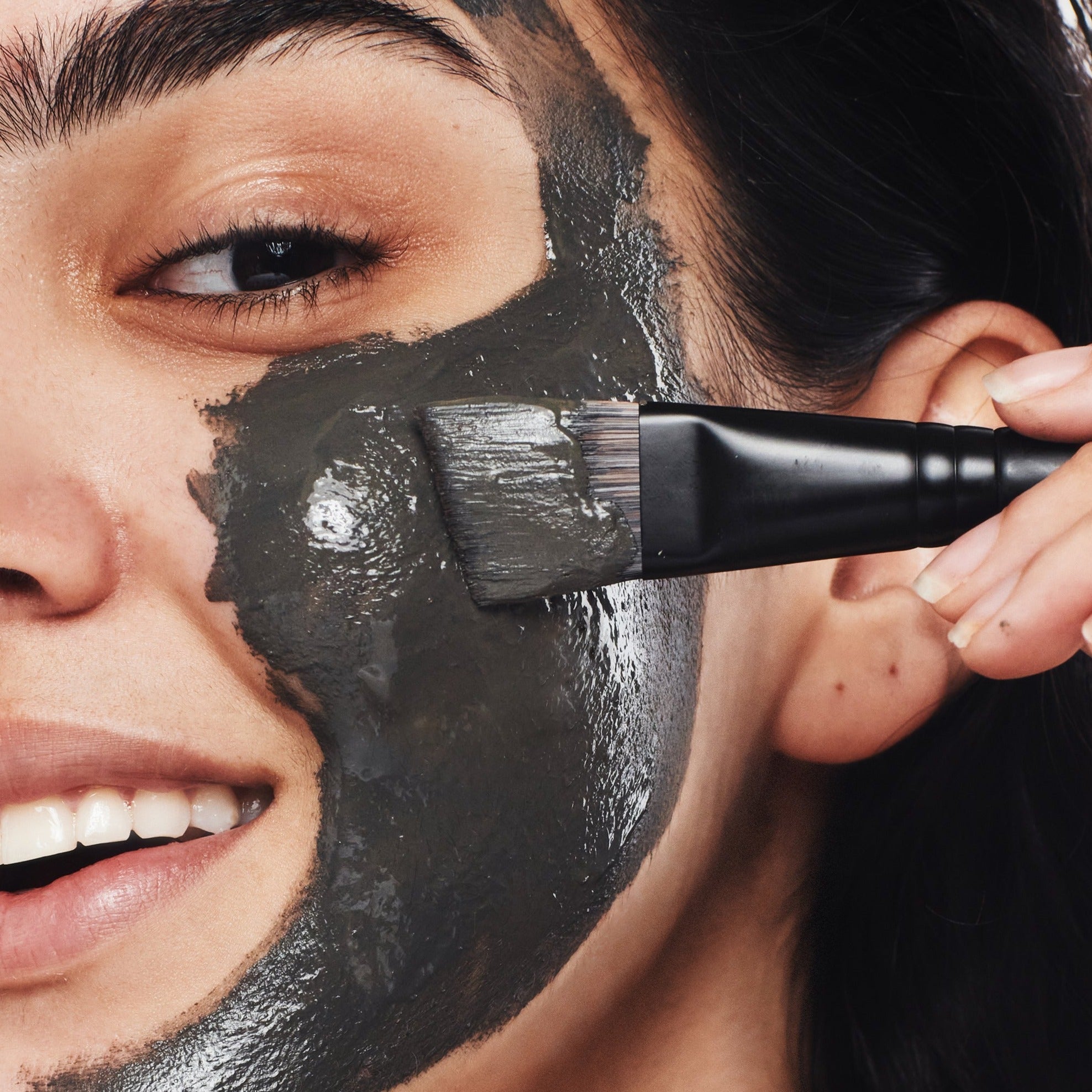 DEAD SEA MINERAL MASK & BRUSH