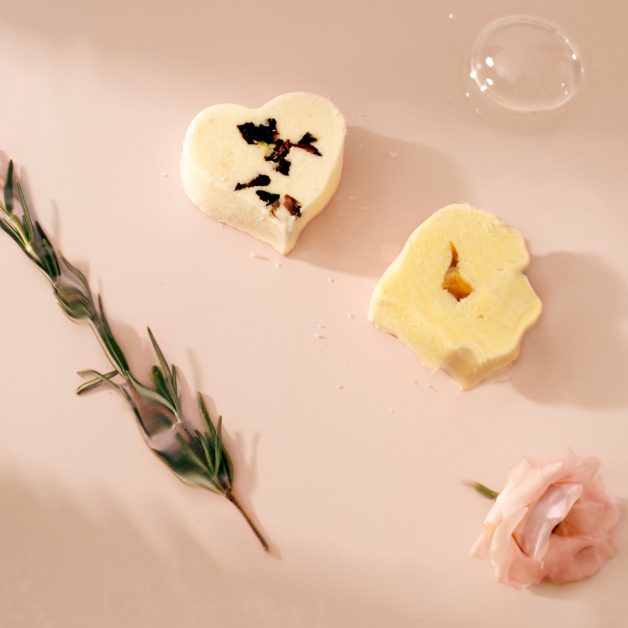 HEART-SHAPED AROMATHERAPY SHOWER STEAMERS