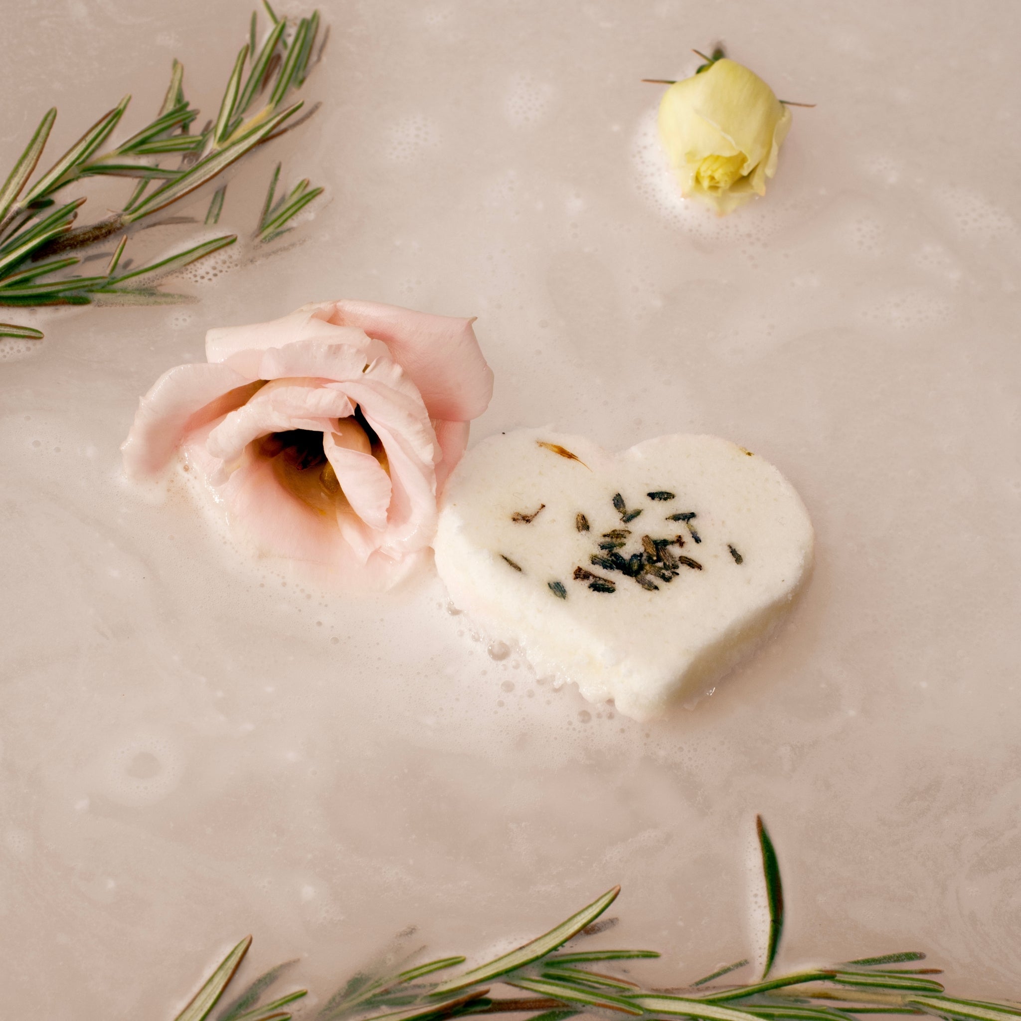 HEART-SHAPED AROMATHERAPY SHOWER STEAMERS