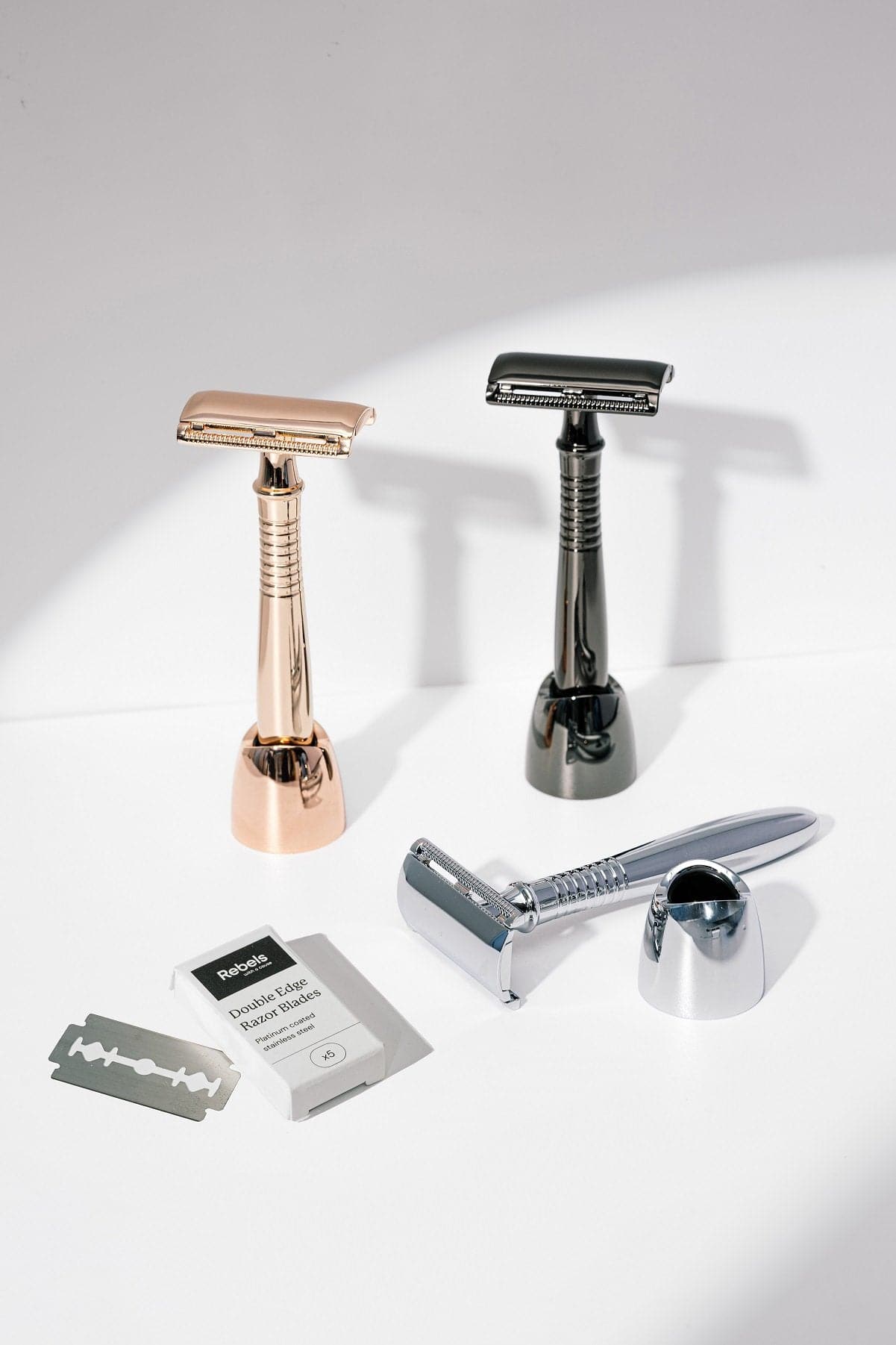 Premium Metal Double Edge Safety Razor with Stand and 5 Extra Blades